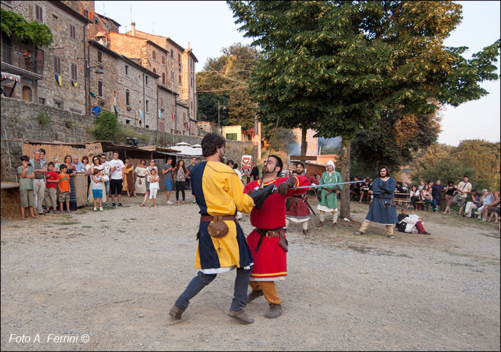 CAMPUS LEONIS folklore medievale a Castelluccio di Capolona