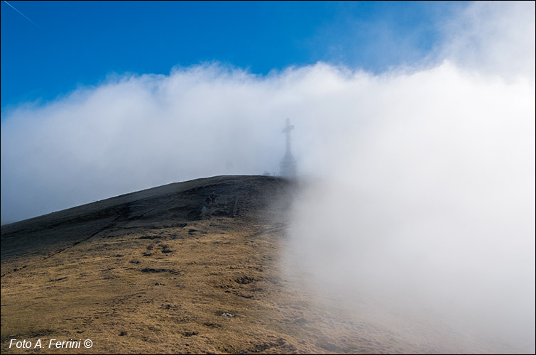 Pratomagno e nebbia