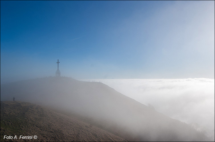 Pratomagno e nebbia