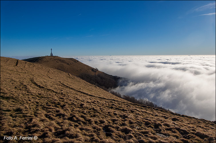 Pratomagno e nebbia