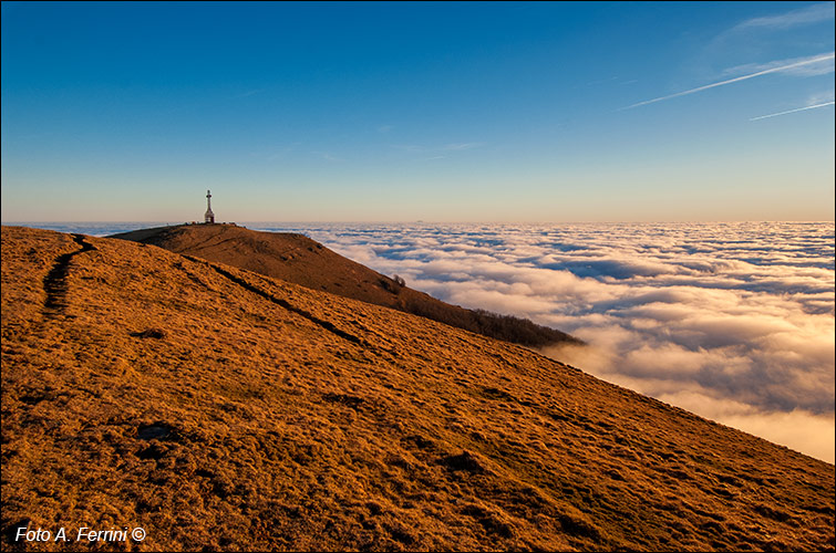 Pratomagno e nebbia